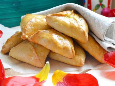 Треугольники с курицей — рецепт с фото. Как приготовить треугольники с ...