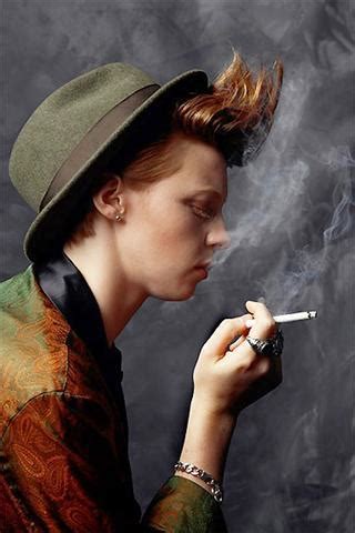 Elly...SMOKING!!!! - La Roux Photo (9403778) - Fanpop