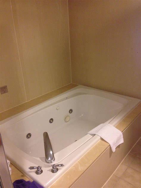 33 BEST Hotels with Jacuzzi in Room in Kansas City ️