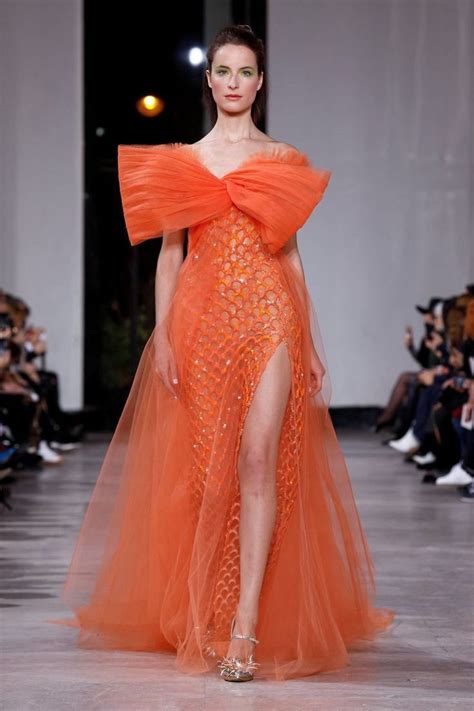 pin oleh hell  shows wanita mode wanita mode