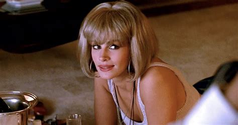 Julia Roberts Spills: The Untold Story Behind 'Pretty Woman's' Dress