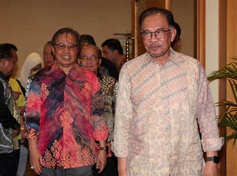 sarawak premier proposes federal trust fund  sarawak  projects