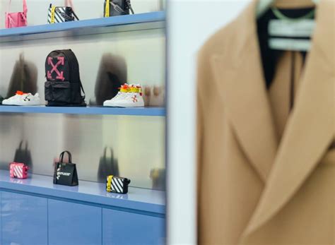 white lands  jakarta manual jakarta