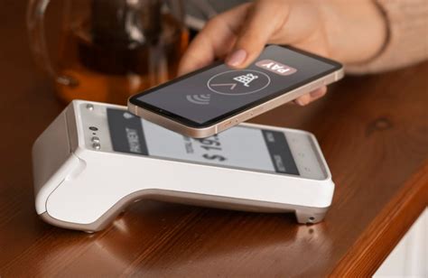 Contactless Payment Explained: EMV, QR, NFC & RFID