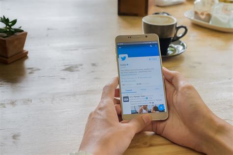 Twitter Accounts You Need to Follow for Daily Life Inspo - FabFitFun