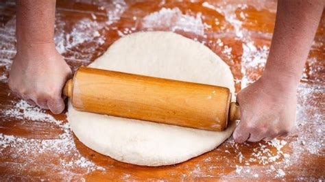 How to Roll Out Pizza Dough - Comfortable Food