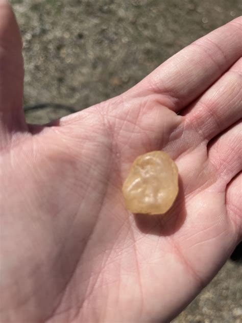 Found in the woods it’s almost transparent what is it : r/whatsthisrock