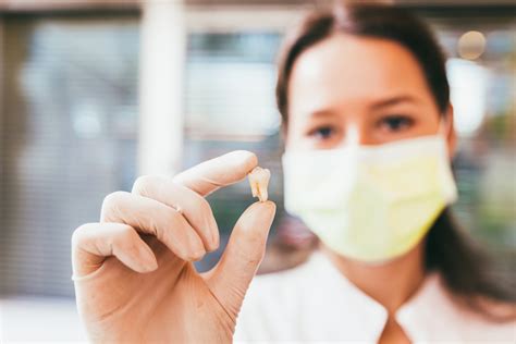 5 Reasons Why a Tooth Needs to Be Extracted