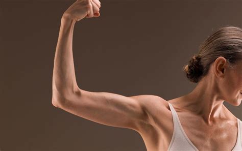 flexing build muscle  benefits  tensing  muscles