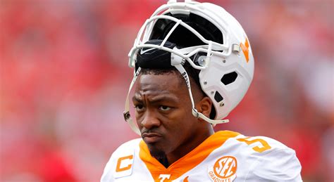 Tennessee star lost for season after tearing ACL in blowout loss | Fox News