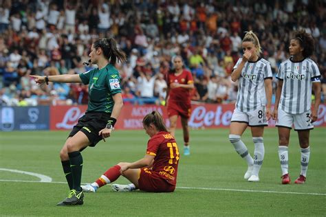 Serie A: la prima donna arbitro Ferrieri Caputi debutta in Sassuolo