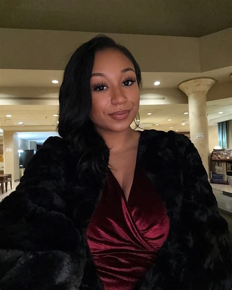 Amanda Lee | look ahead, not behind🌹 | Instagram