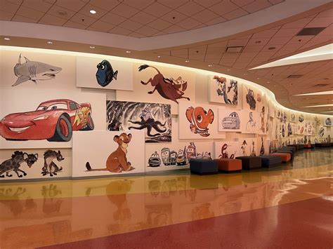 complete guide  eating  disneys art  animation resort