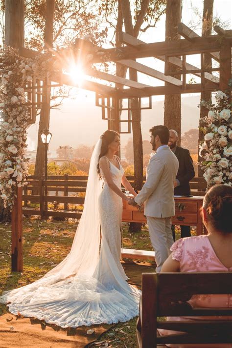 Casamento Político Com Um Inimigo Amigável - Casamento ao por do sol | Fashion, Wedding, Wedding dress