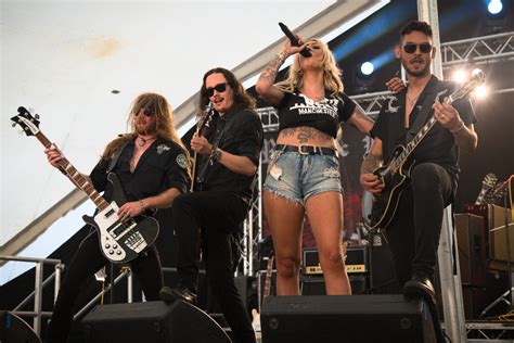 Kira Mac Release a new single Mississippi Swinging.