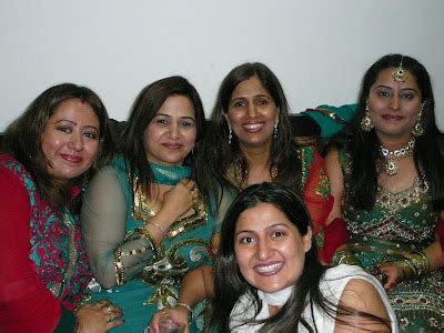 real mallu angels mallu hot aunties group stills
