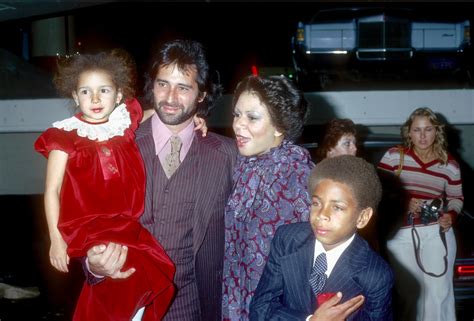 Minnie Riperton Took Last Breath in Her Husband's Arms at 31 — Inside