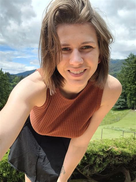 Neighborhood MYLF 😏 | Scrolller