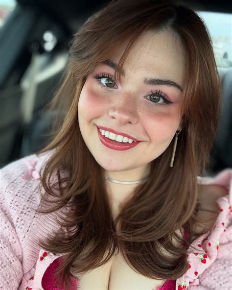 Eve Iris | Your so sweet I could suck on you all day ;) 🥰😜 #egirl #uwu