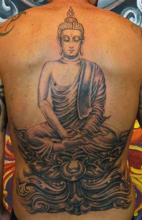 Großer meditierender Buddha Tattoo am Rücken - Tattooimages.biz