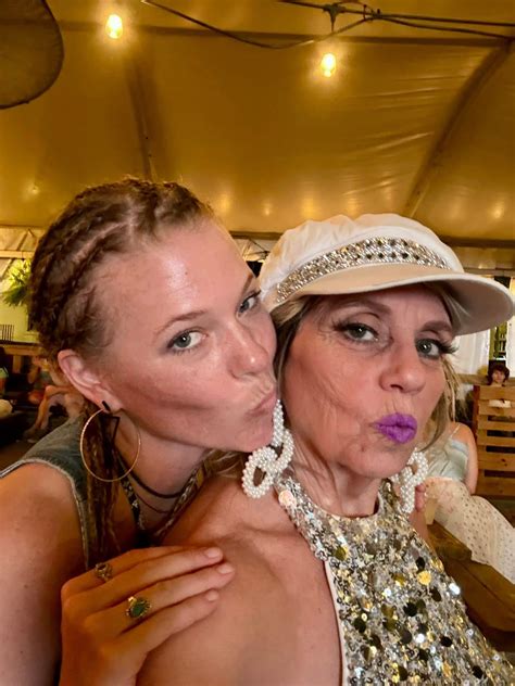 Amber Rae Dunn - Join us @South Main Sounds for #WomenEmpowermentMonth