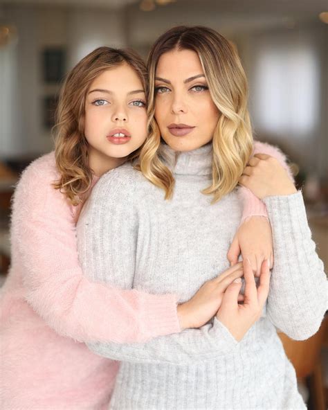 Sheila Mello mostra resultado após procedimento no bumbum: 'Me sentindo