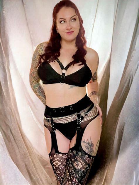 Katie (@kinkycurvykatie) [onlyfans] : r/babesdirectory