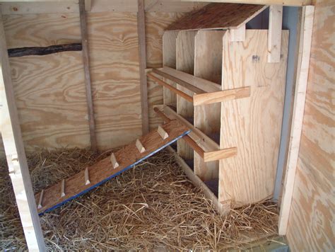 diy chicken nesting boxes