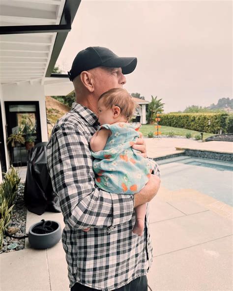 Rumer Willis proudly poses naked as she praises her post pregnancy body