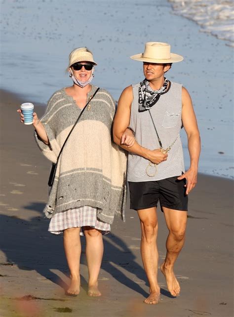 kPregnant KATY PERRY and Orlando Bloom Out on the Beach in Santa Monica