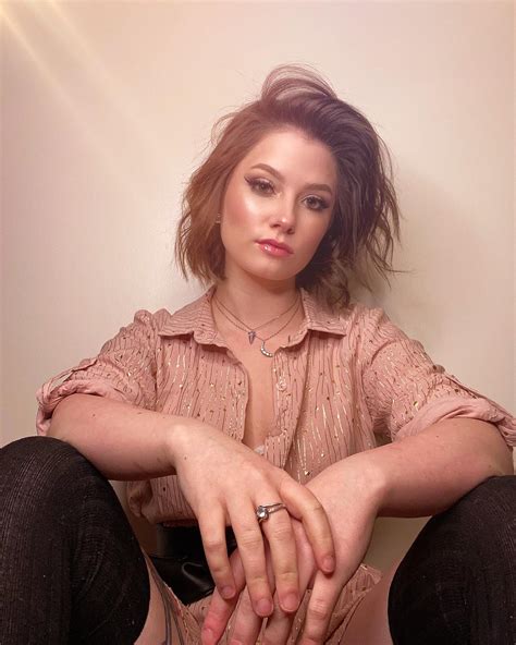 Ashley Renée | Practicing my “man-splaining” poses 🕺🏼 | Instagram