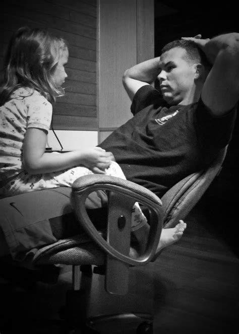 Enjoying Life With 4 Kids: Daddy's Conversation with his Baby Girl