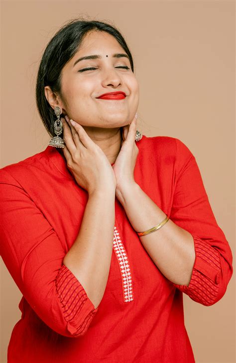 Beautiful Indian Bhabhi Photos, Download The BEST Free Beautiful Indian