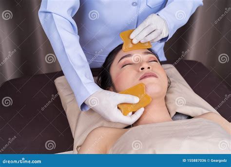 Woman Receiving Traditional Guasa Face Therapy Stock Photo - Image of nerve, professional: 155887036