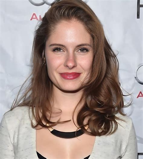 Olivia Applegate (Actress) Wikipedia, Videos, Biography, Height, Weight