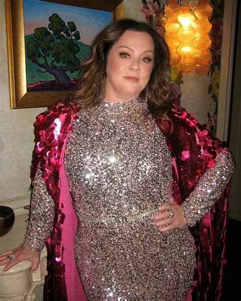 Melissa McCarthy flaunts new full-body photos in skintight jumpsuit