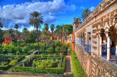 Alcázar de Sevilla: Conoce su historia y el arte que ha inspirado