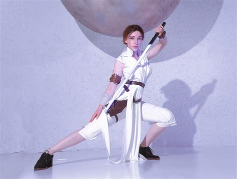 Rey Skywalker by Hioshicos : ladiesofcosplay