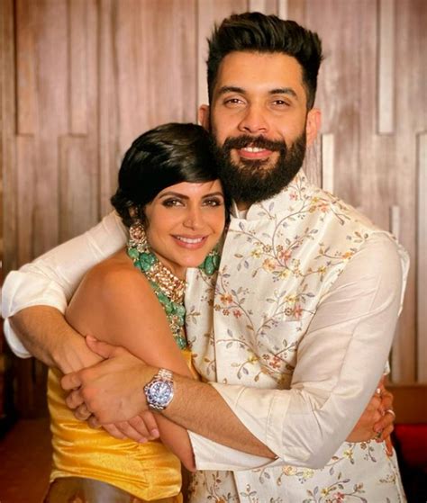 mouni roy shares  picture    suraj nambiar hugs