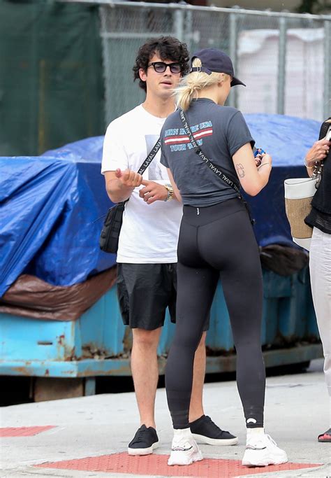 Pin on Sophie Turner