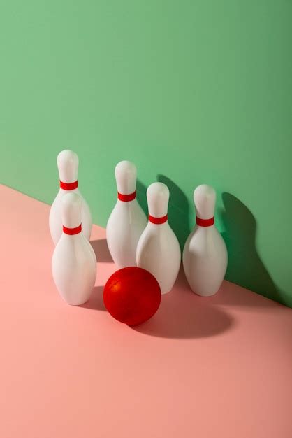 10,000+ Bowling Pins Grouping Pictures