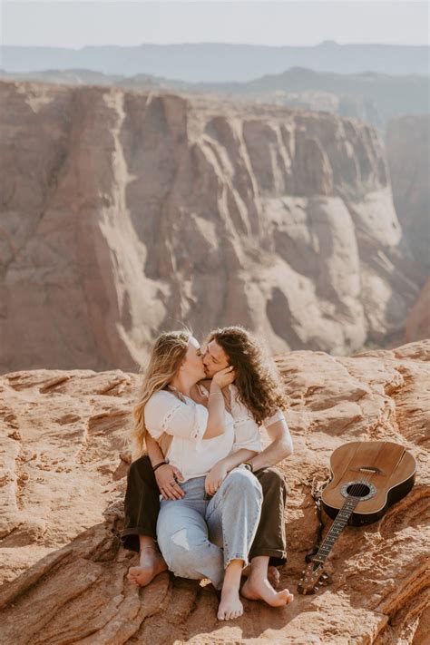 Horseshoe Bend Couples Session in Page, Arizona - Jenni Photo Co.