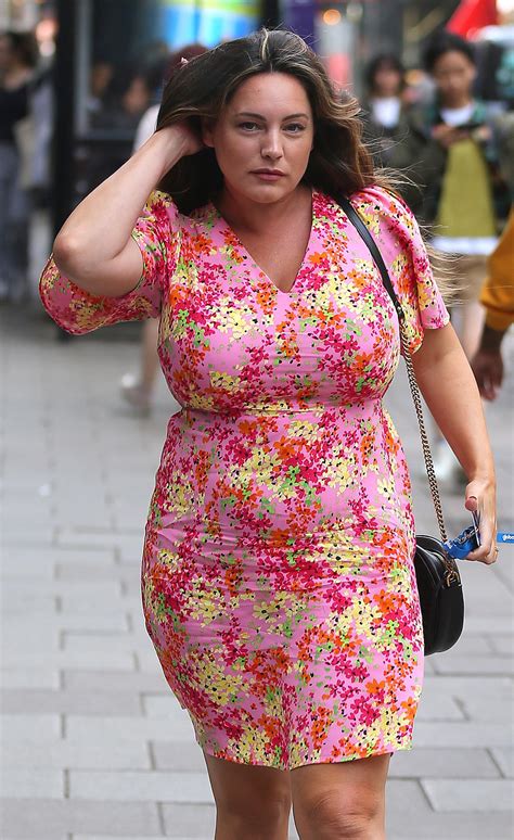 Kelly Brook, so thicc and busty 🤤 : r/HotTVCeleb