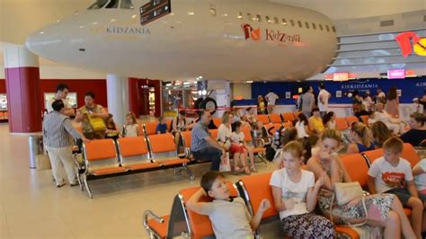 Игры КИДЗАНИЯ Москва Город детей! Кидзария игры по профессиям Kidzania ...