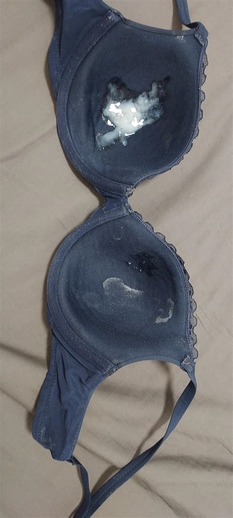 My sisters bra used more then once : r/CumOnBras