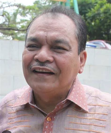 kemelut yayasan rusli bintang gusur istri  anaknya