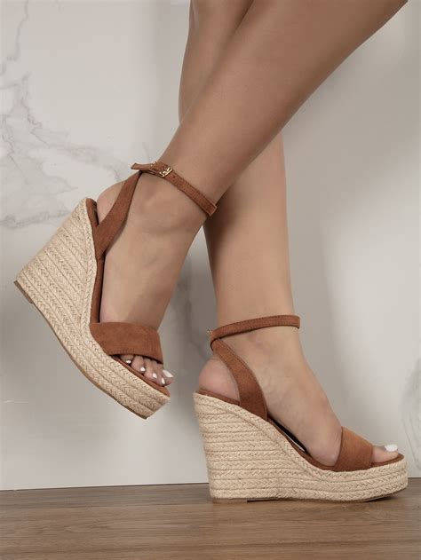 Alyssa b nude wedge – Artofit