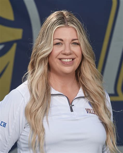 Brooke Logan - Girls Volleyball Coach - Mariemont Warriors Athletics