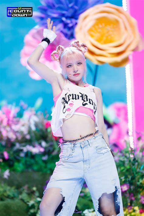 230323 NMIXX Lily 'Love Me Like This' at M Countdown | kpopping