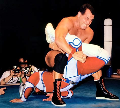 Download Wrestling Match Submission Hold Wallpaper | Wallpapers.com